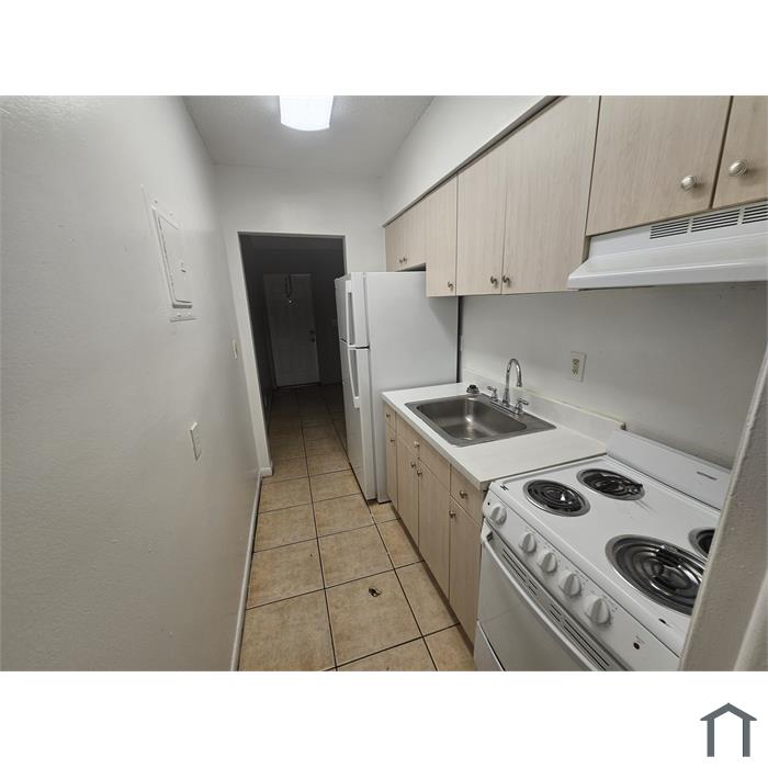 1324 NW 2nd St